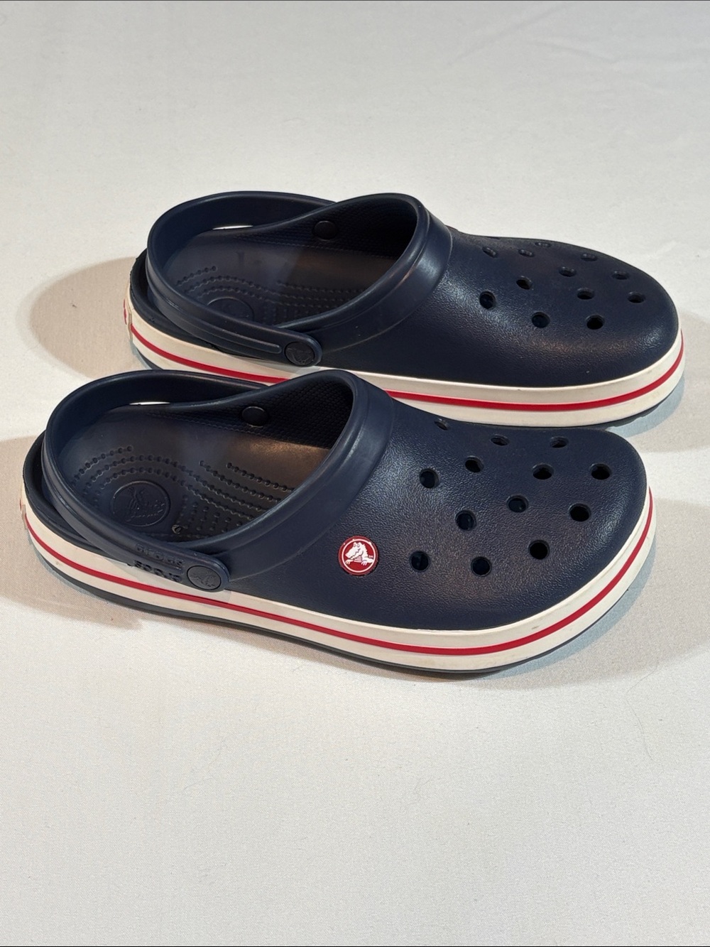 CROCS Unisex Navy Clog with Red & White Stripe Accents M8 W10 NNT